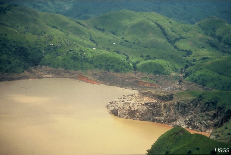 Lake_Nyos_1986_001